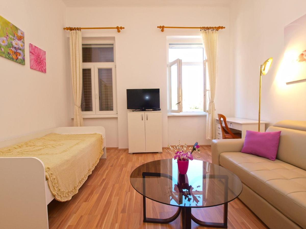 Apartment By The Sea Rabac 1093 ภายนอก รูปภาพ